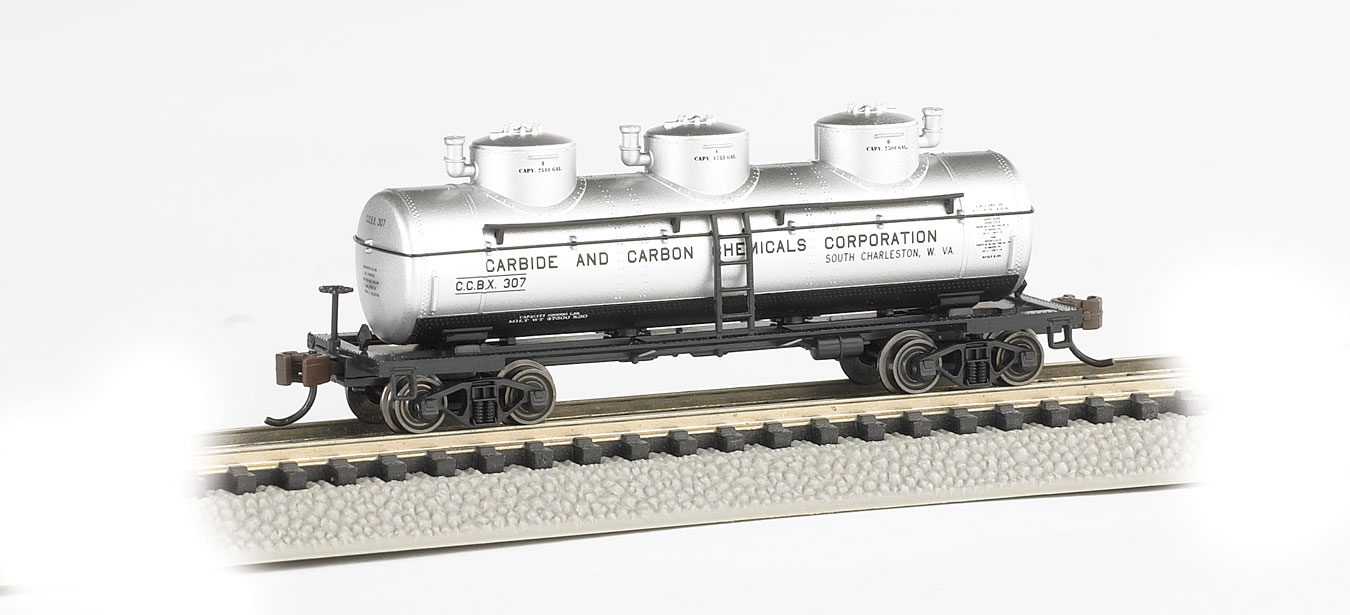 Bachmann 3-Dome Tank Car - Ready-to-Run Carbide & Carbon Chemicals Corp. (silver)