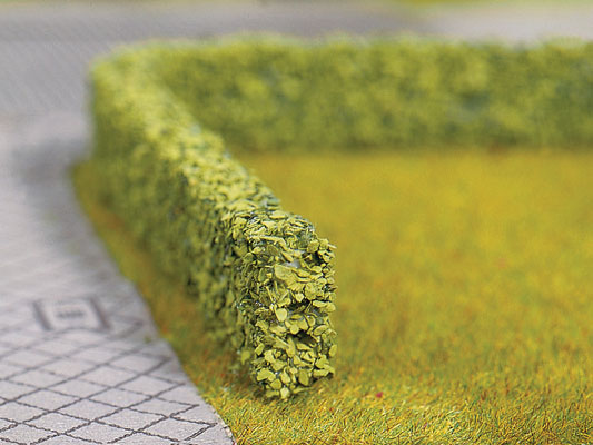 Walthers SceneMaster Short Hedges, Light Green 19-5/8 x 3/8 x 1/4" 50 x .8 x .6cm