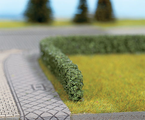 Walthers SceneMaster Tall Hedges, Dark Green 19-5/8 x 3/8 x 5/8" 50 x 1 x 1.5cm