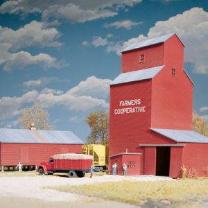 Walthers Cornerstone Farmers Cooperative Rural Grain Elevator