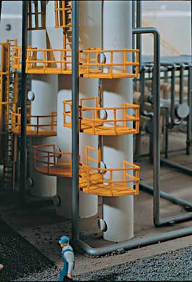 Walthers Cornerstone United Petroleum Refining - Image 2